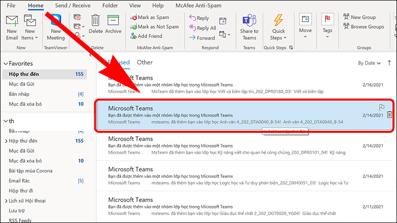 Chọn email muốn xóa bằng cách nhấn chuột vào